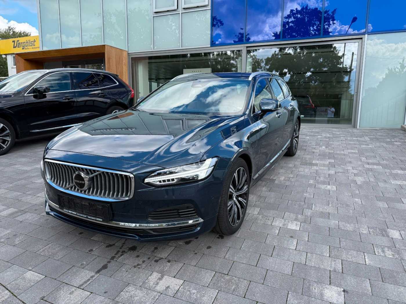 Volvo  INSCRIPTION PHEV + GOOGLE+PANO+B&W+AHK+360