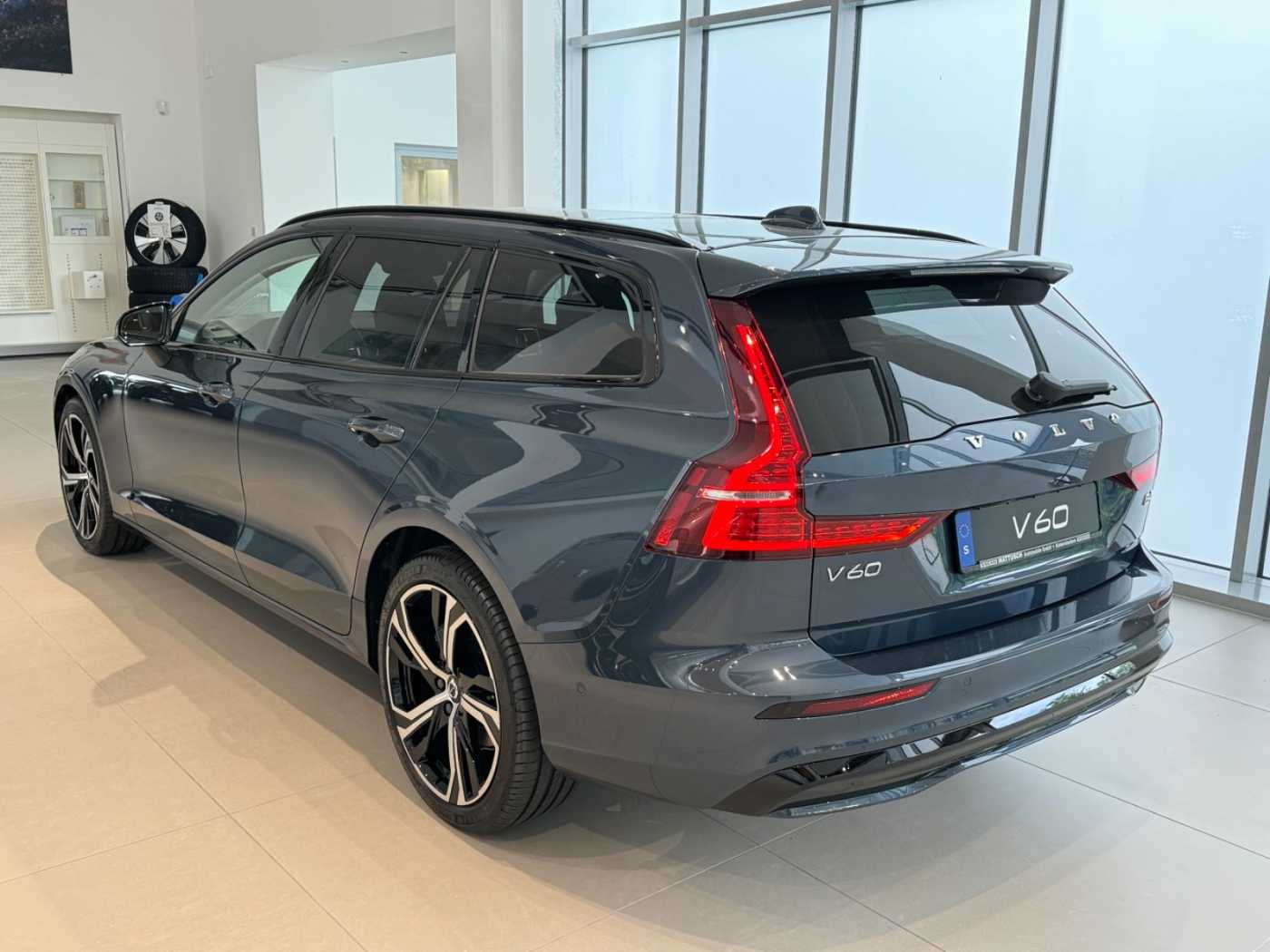 Volvo  ULTIMATE DARK +360+STANDHZG+AHK+19'PRIVACY