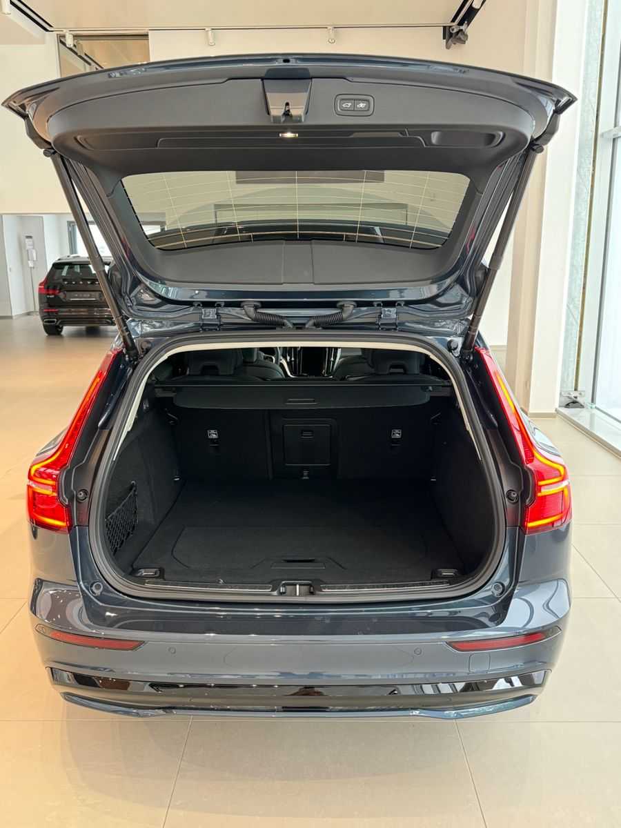 Volvo  ULTIMATE DARK +360+STANDHZG+AHK+19'PRIVACY