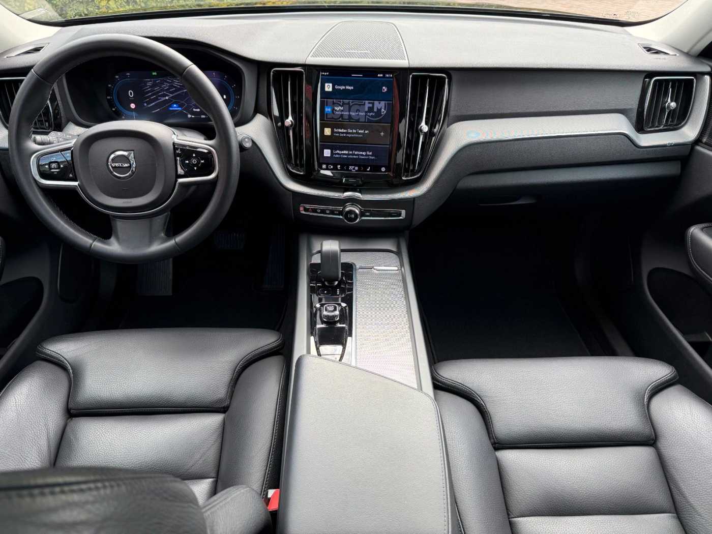 Volvo  PLUS DARK AWD GOOGLE+PANO+HARMAN