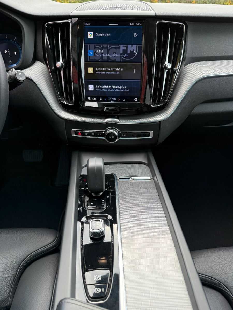 Volvo  PLUS DARK AWD GOOGLE+PANO+HARMAN