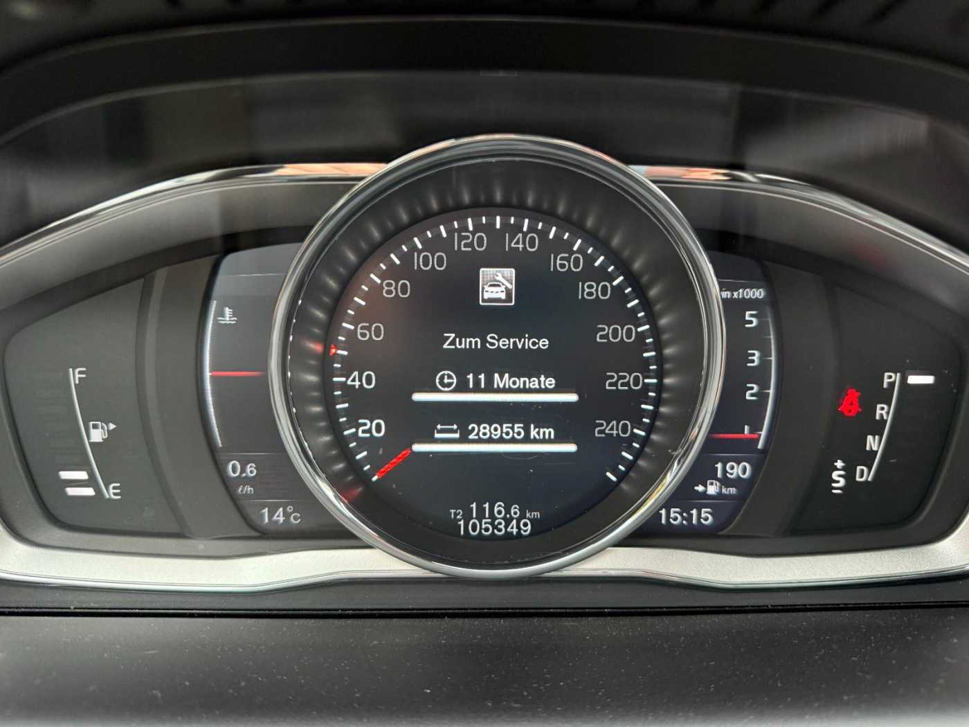 Volvo  D4 SUMMUM AUTO+KISI+PANO+PRIVACY+NAVI+LEDER