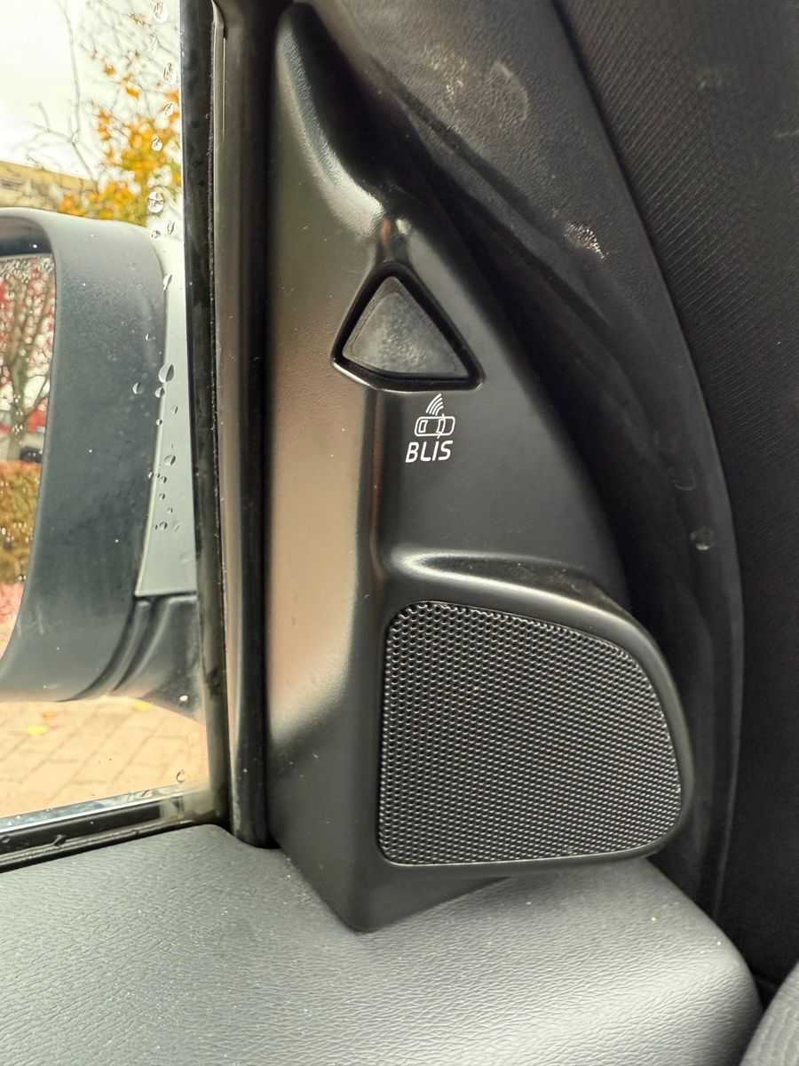 Volvo  D4 SUMMUM AUTO+KISI+PANO+PRIVACY+NAVI+LEDER
