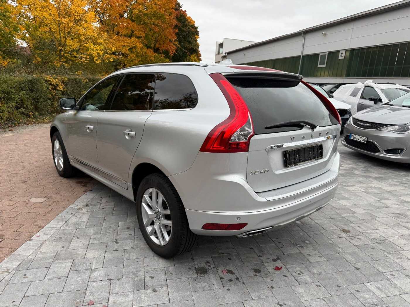 Volvo  D4 SUMMUM AUTO+KISI+PANO+PRIVACY+NAVI+LEDER