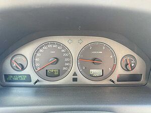 Volvo  D5 PREMIUM +SUBWOOFER+NAVI+XENON+SD+1.HAND