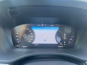 Volvo  B4 MOMENTUM PRO AWD