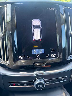 Volvo  B4 MOMENTUM PRO AWD