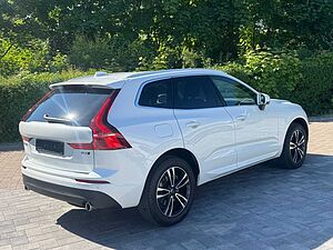 Volvo  B4 MOMENTUM PRO AWD