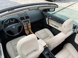Volvo  D3 SUMMUM+HEICO 144KW+8FACH+UNFALLFREI+LEDER