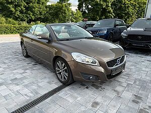 Volvo  D3 SUMMUM+HEICO 144KW+8FACH+UNFALLFREI+LEDER