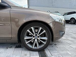 Volvo  D3 SUMMUM+HEICO 144KW+8FACH+UNFALLFREI+LEDER