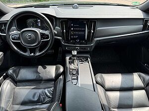 Volvo  D5 AWD R-DESIGN+B&W SOUND+8FACH+AHK+360°CAM