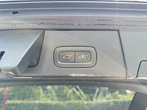 Volvo  D5 AWD R-DESIGN+B&W SOUND+8FACH+AHK+360°CAM