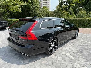 Volvo  D5 AWD R-DESIGN+B&W SOUND+8FACH+AHK+360°CAM