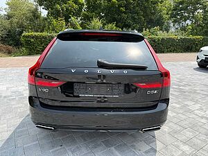Volvo  D5 AWD R-DESIGN+B&W SOUND+8FACH+AHK+360°CAM
