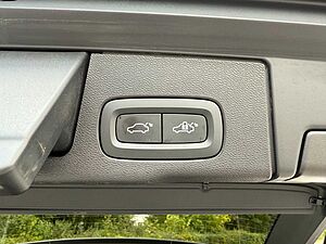 Volvo  B5 AWD INSCRIPTION+MASSAGE+STANDHZG+AHK+