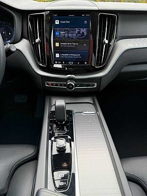 Volvo  PLUS DARK AWD GOOGLE+PANO+HARMAN