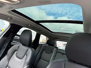 Volvo  PLUS DARK AWD GOOGLE+PANO+HARMAN