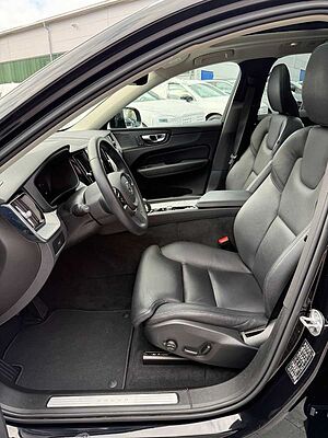 Volvo  PLUS DARK AWD GOOGLE+PANO+HARMAN