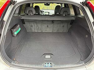 Volvo  D4 SUMMUM AUTO+KISI+PANO+PRIVACY+NAVI+LEDER