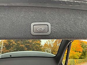 Volvo  D4 SUMMUM AUTO+KISI+PANO+PRIVACY+NAVI+LEDER