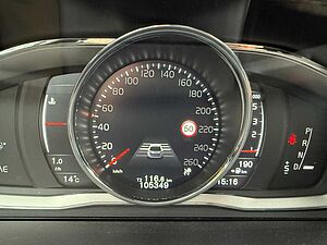 Volvo  D4 SUMMUM AUTO+KISI+PANO+PRIVACY+NAVI+LEDER