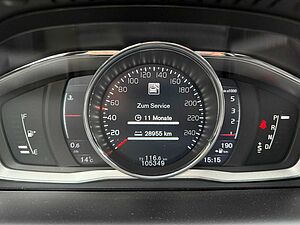 Volvo  D4 SUMMUM AUTO+KISI+PANO+PRIVACY+NAVI+LEDER
