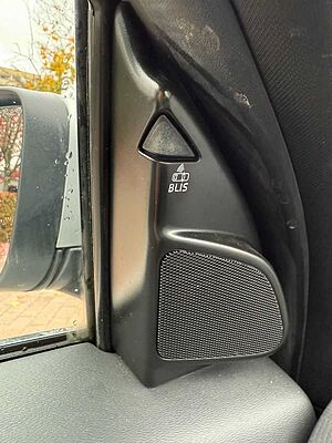 Volvo  D4 SUMMUM AUTO+KISI+PANO+PRIVACY+NAVI+LEDER