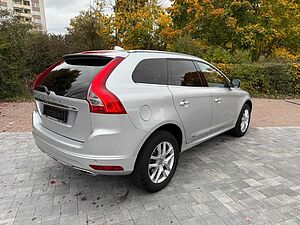 Volvo  D4 SUMMUM AUTO+KISI+PANO+PRIVACY+NAVI+LEDER