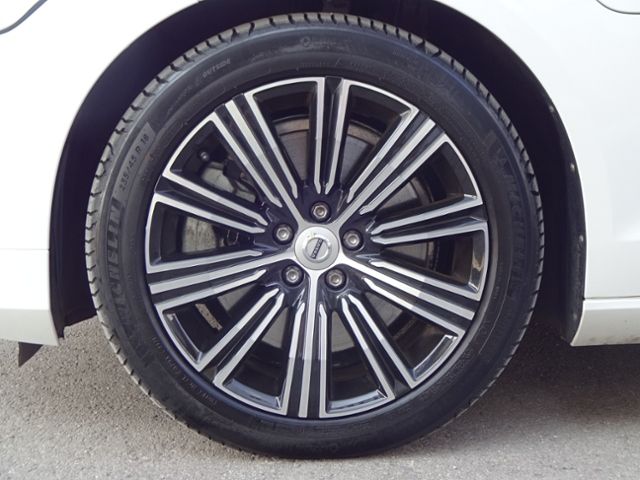 Volvo  T6 Inscription Plug-In AWD PANO ACC Kamera