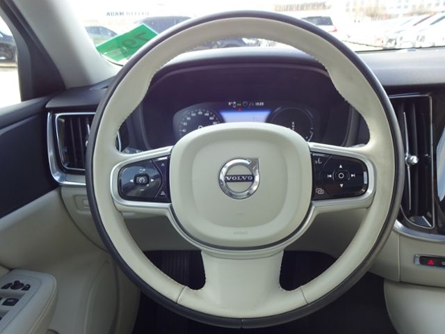 Volvo  T6 Inscription Plug-In AWD PANO ACC Kamera