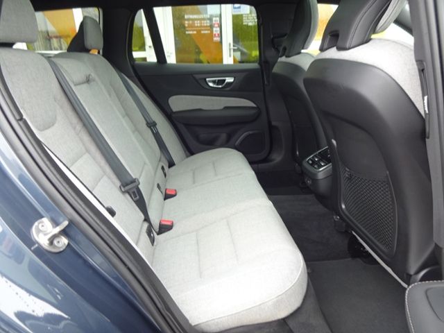 Volvo  PRO B4 AHK AWD ACC Kamera Pano