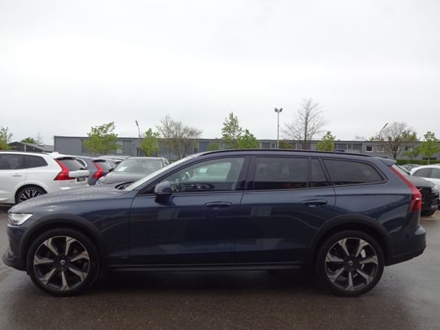 Volvo  PRO B4 AHK AWD ACC Kamera Pano
