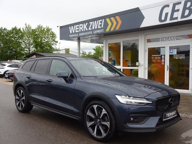 Volvo  PRO B4 AHK AWD ACC Kamera Pano