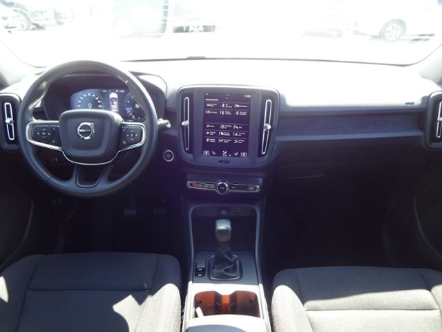 Volvo  T3 Momentum Core 2WD BLIS Navi Kamera