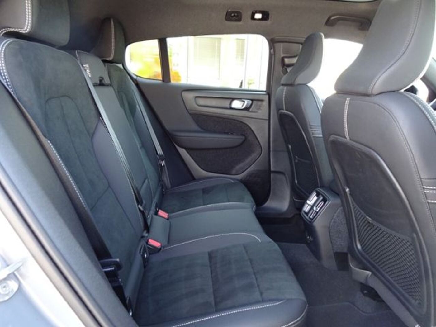 Volvo  P8 Ultimate Pure Electric Twin Engin AWD ACC