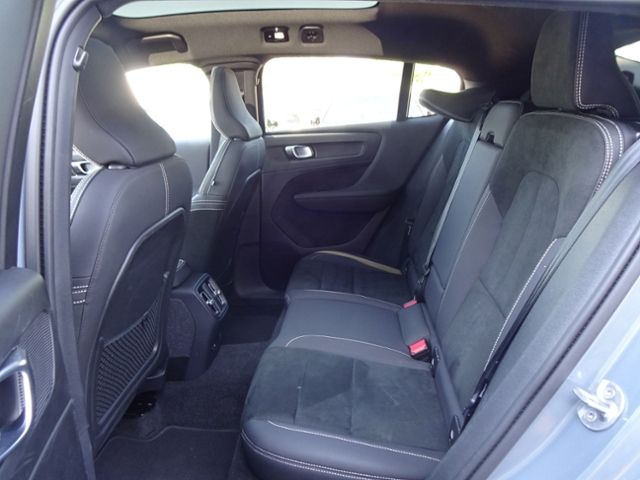 Volvo  P8 Ultimate Pure Electric Twin Engin AWD ACC
