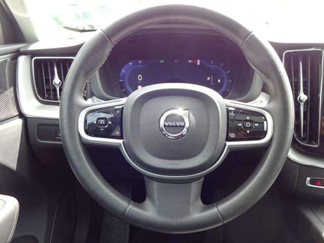 Volvo  B4 Ultimate Bright AWD ACC HUD PANO Google