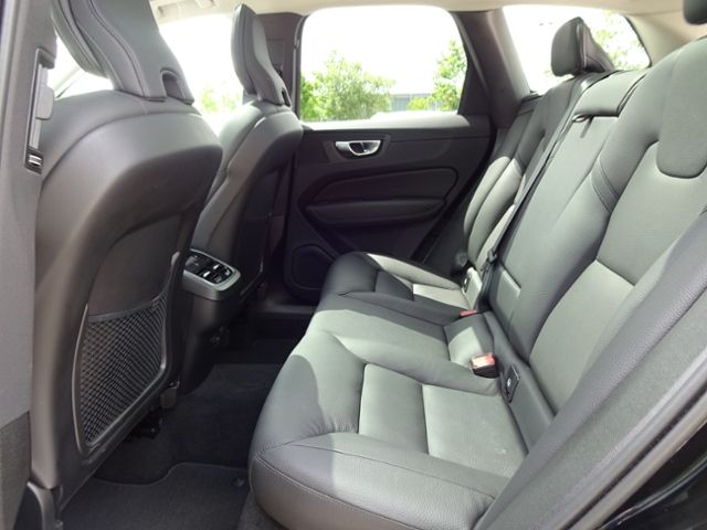 Volvo  B4 Ultimate Bright AWD ACC HUD PANO Google