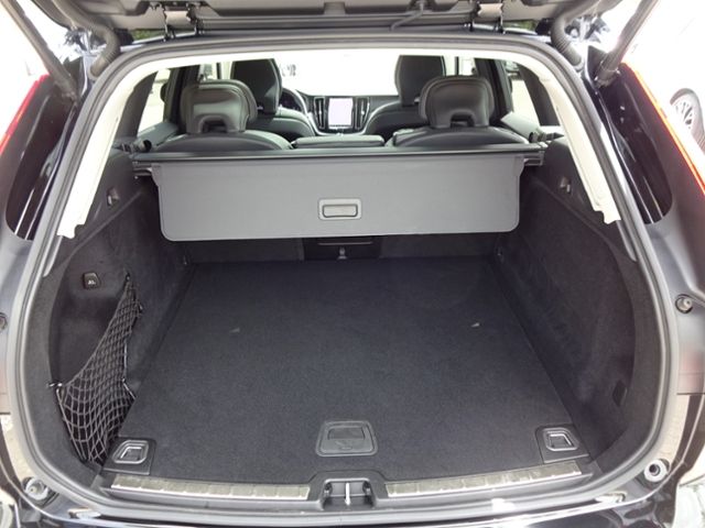 Volvo  B4 Ultimate Bright AWD ACC HUD PANO Google