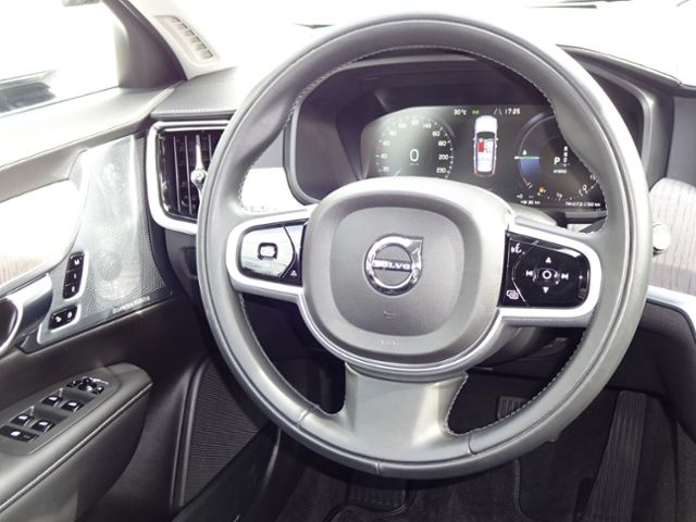Volvo  T8 Inscription Plug-In AHK ACC HUD 360° B&W