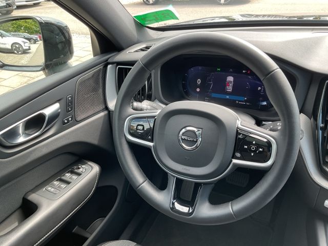 Volvo  B4 Plus Dark 2WD ACC 360° PANO Google