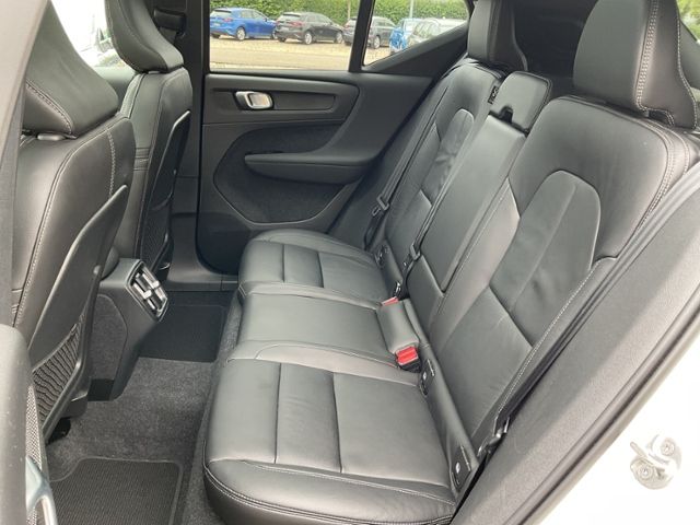 Volvo  R Design B4 AT 2WD 360° Leder Pano LED