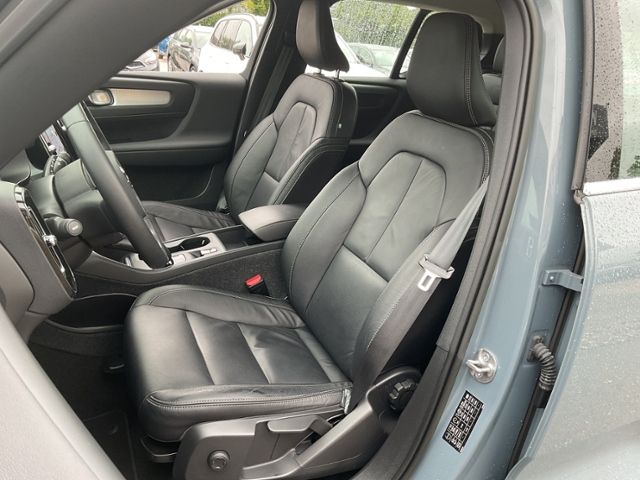 Volvo  T4 Core Plug-In AHK LEDER KAMERA CARPLAY