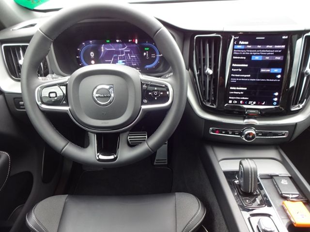 Volvo  T6 R Design Plug-In AWD AHK Google PANO ACC