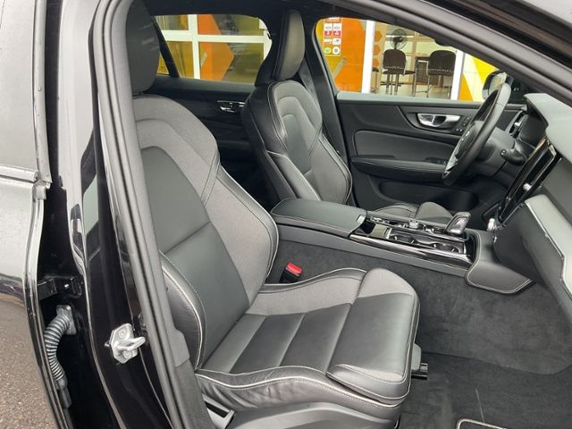 Volvo  T6 R Design Plug-In AWD AHK HUD Memorysitz