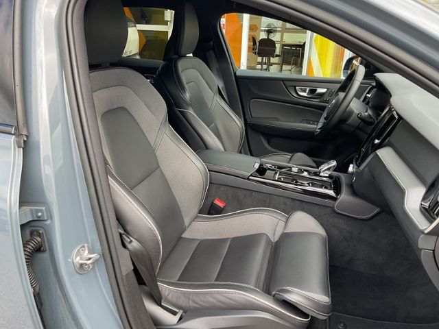 Volvo  T8 Plus Dark Plug-In AWD Kamera Google Navi
