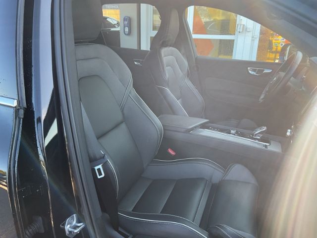 Volvo  T8 Ultimate Bright Plug-In AHK ACC PANO HUD