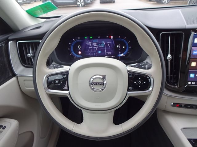 Volvo  B4 Plus Dark 2WD AT Google ACC HK Allwetter