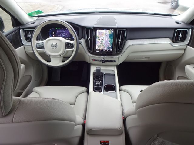 Volvo  B4 Plus Dark 2WD AT Google ACC HK Allwetter
